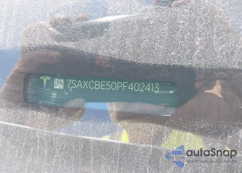 2023 Tesla Model X Dual Motor All-Wheel Drive/Standard Range z USA, uszkodzony, nr VIN 7SAXCBE50PF402413